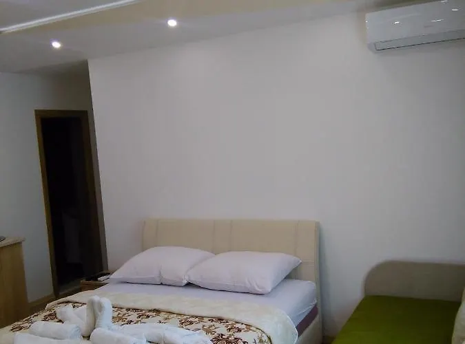 Πανσιόν Slado *