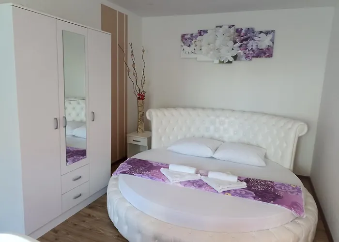 Slado Πανσιόν *