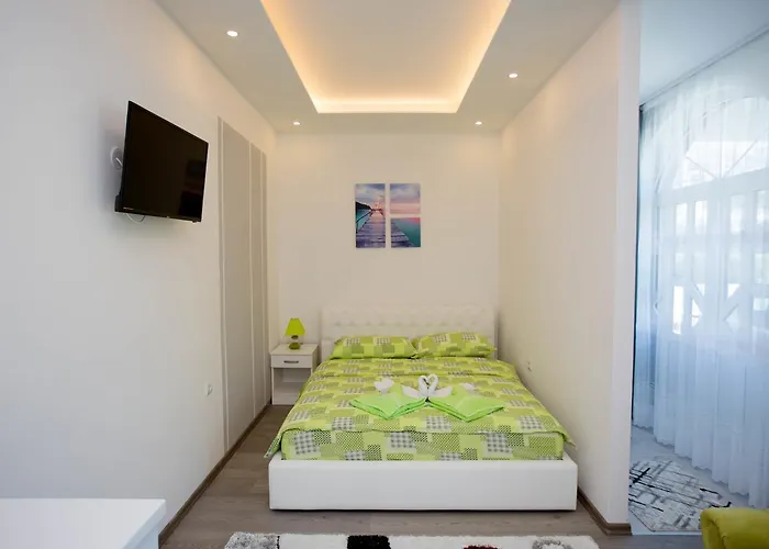 Slado Πανσιόν Τρέμπινιε