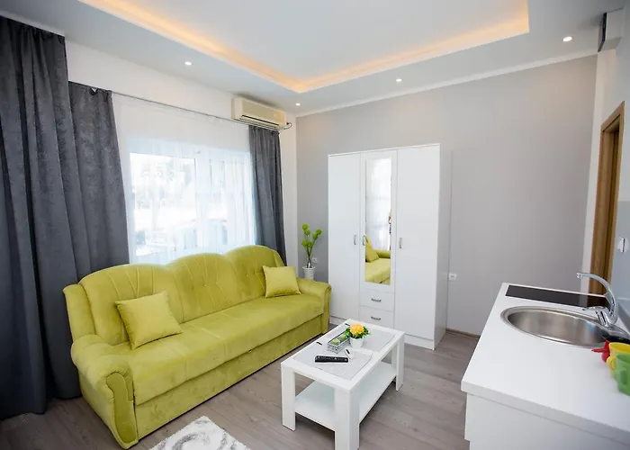 Πανσιόν Slado *