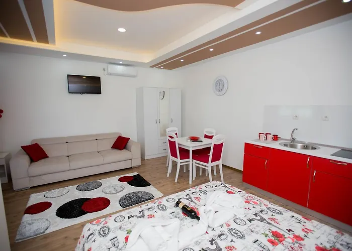 Slado Πανσιόν Τρέμπινιε