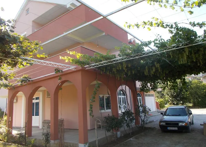 Πανσιόν Slado *